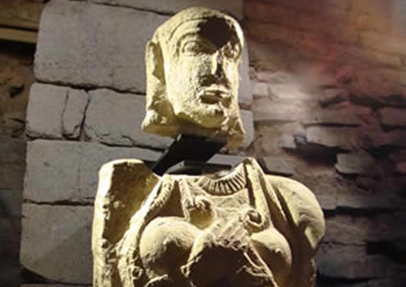 Busto femminile Tomba della Pietrera - vetulonia